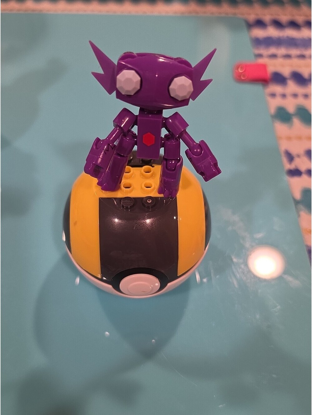 Pokémon Mega Construx Sableye Toy with Everygreen Pokeball Series 22